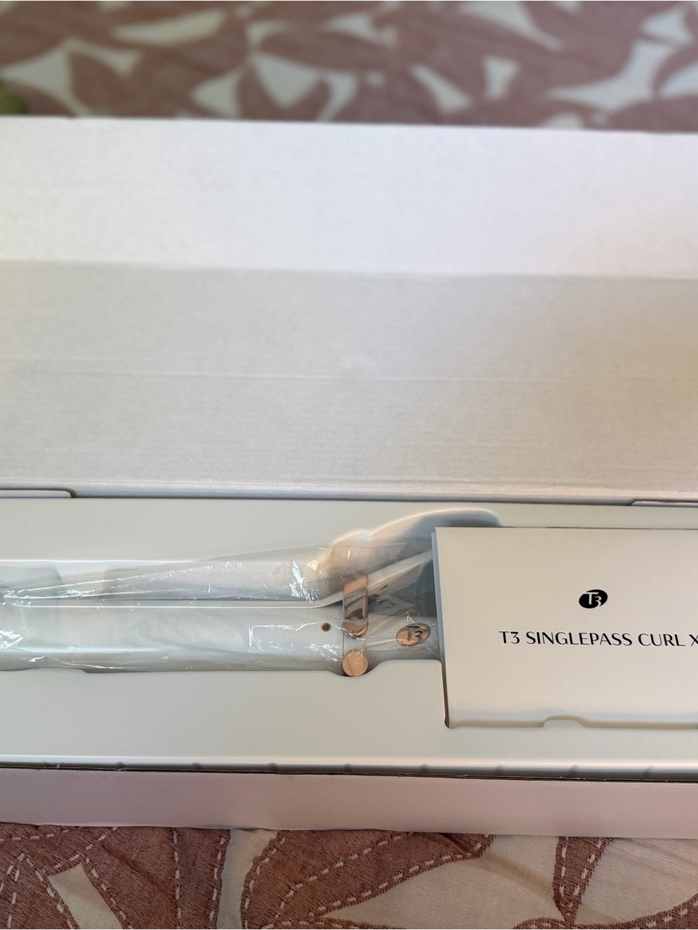 T3 White Curling Iron with Rose Gold Accents